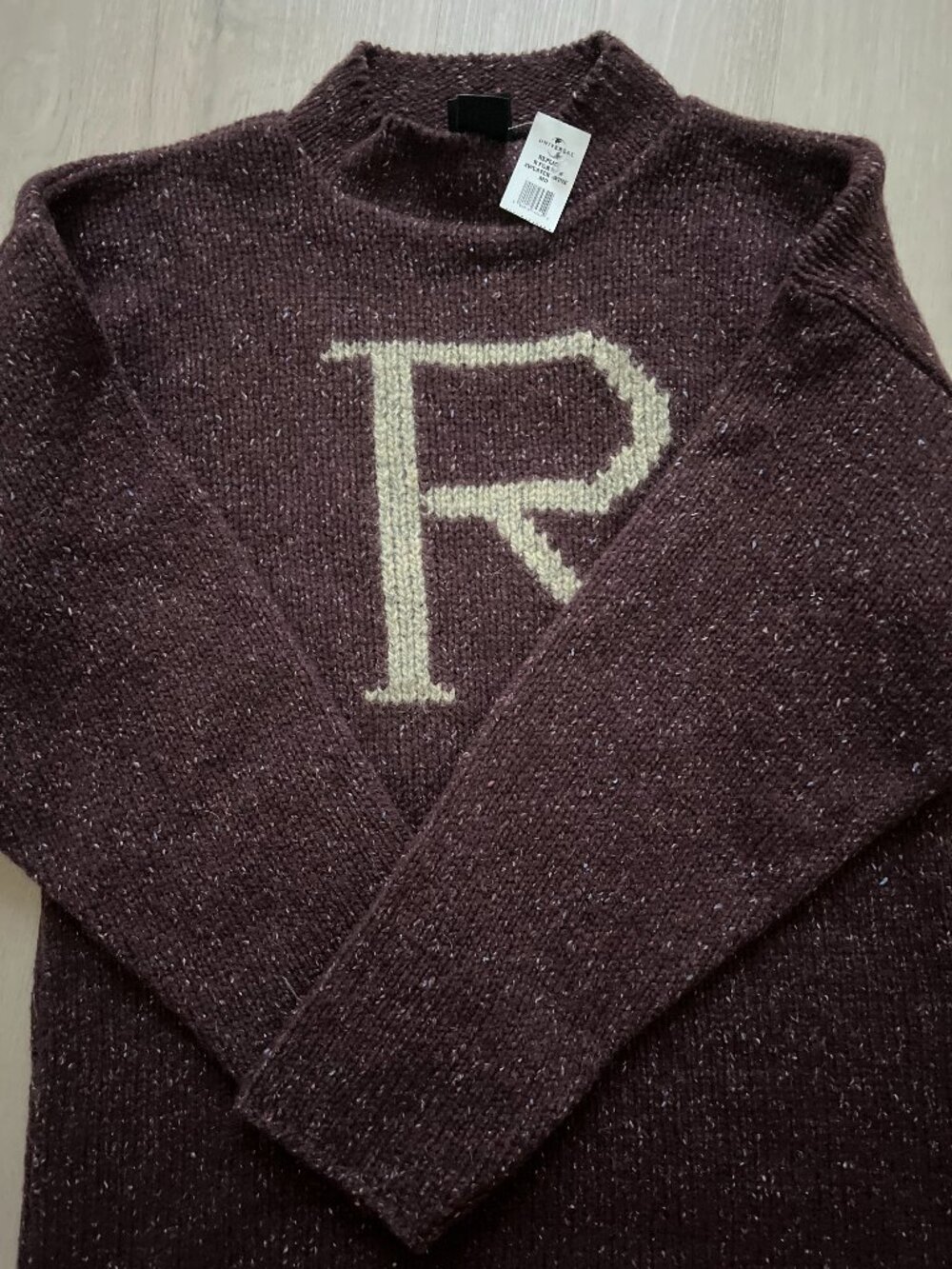 Universal Studios Harry Potter Sweater Ron Weasley 'R'